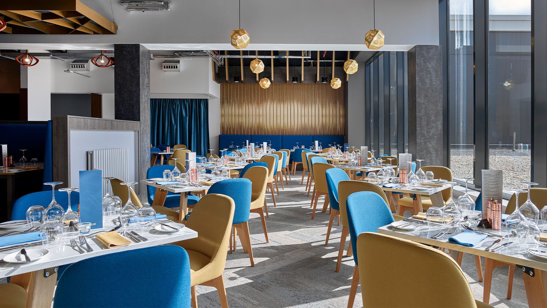 195 Bar & Grill, TECA